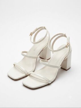 Sincerely Jules White Strappy Block Heel Sandals Size 8.5